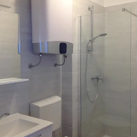 Seaview R ツリクヴェニツァ